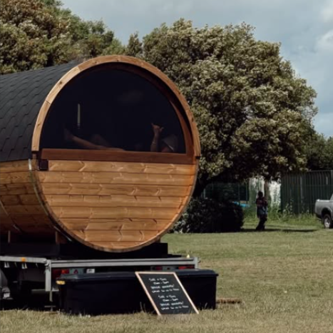 Alugar sauna seca e banheira de gelo na SAUNA Carreta